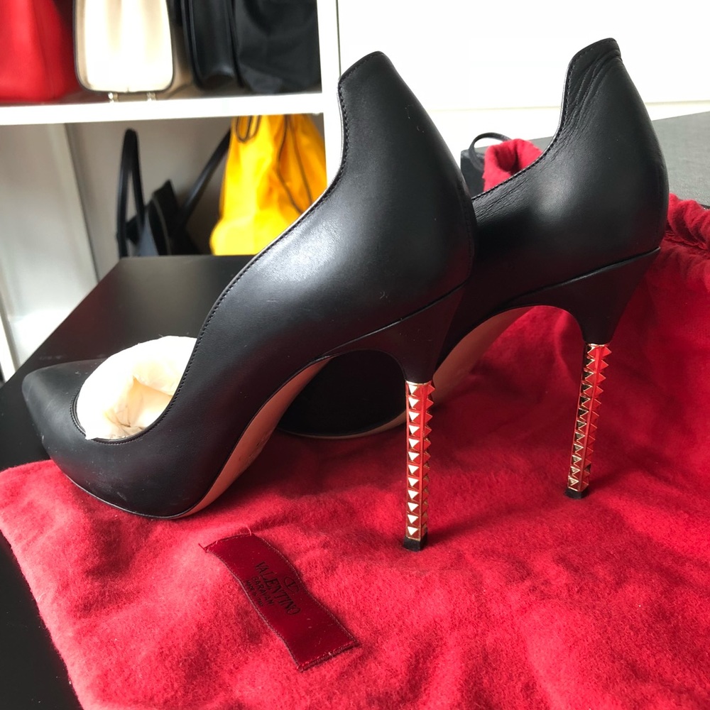 Valentino black pumps with studded heel